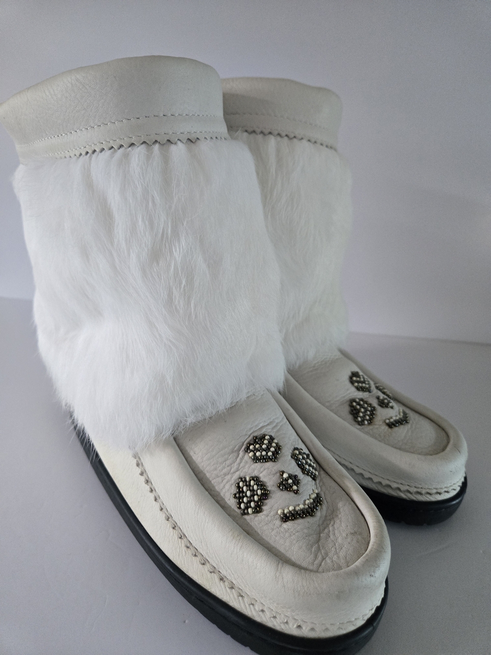 Manitobah Women's White Fur-Trim Waterproof Half Mukluk Boots with Bead Detail